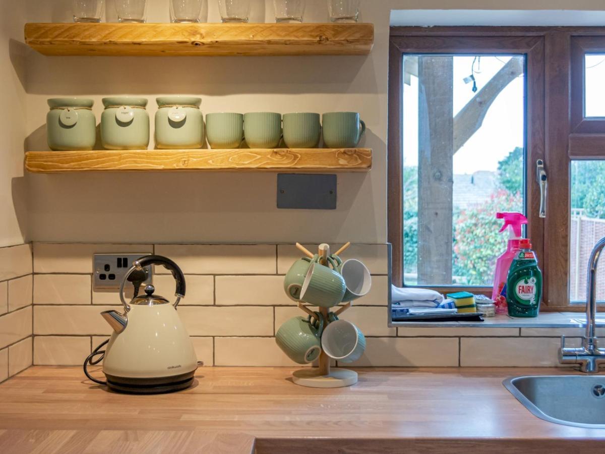 Pass The Keys Appletree Cottage - A Chic Seaside Home And Garden Whitstable Exterior photo